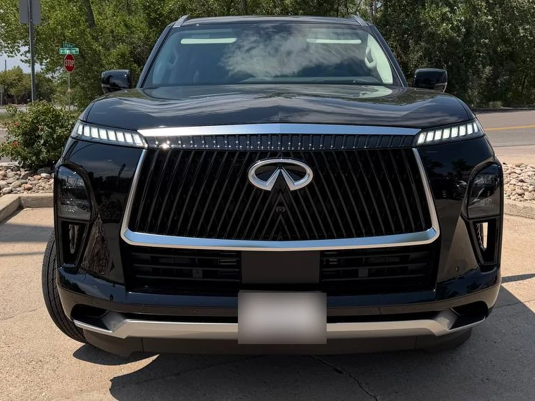 Front view of the black INFINITI QX80