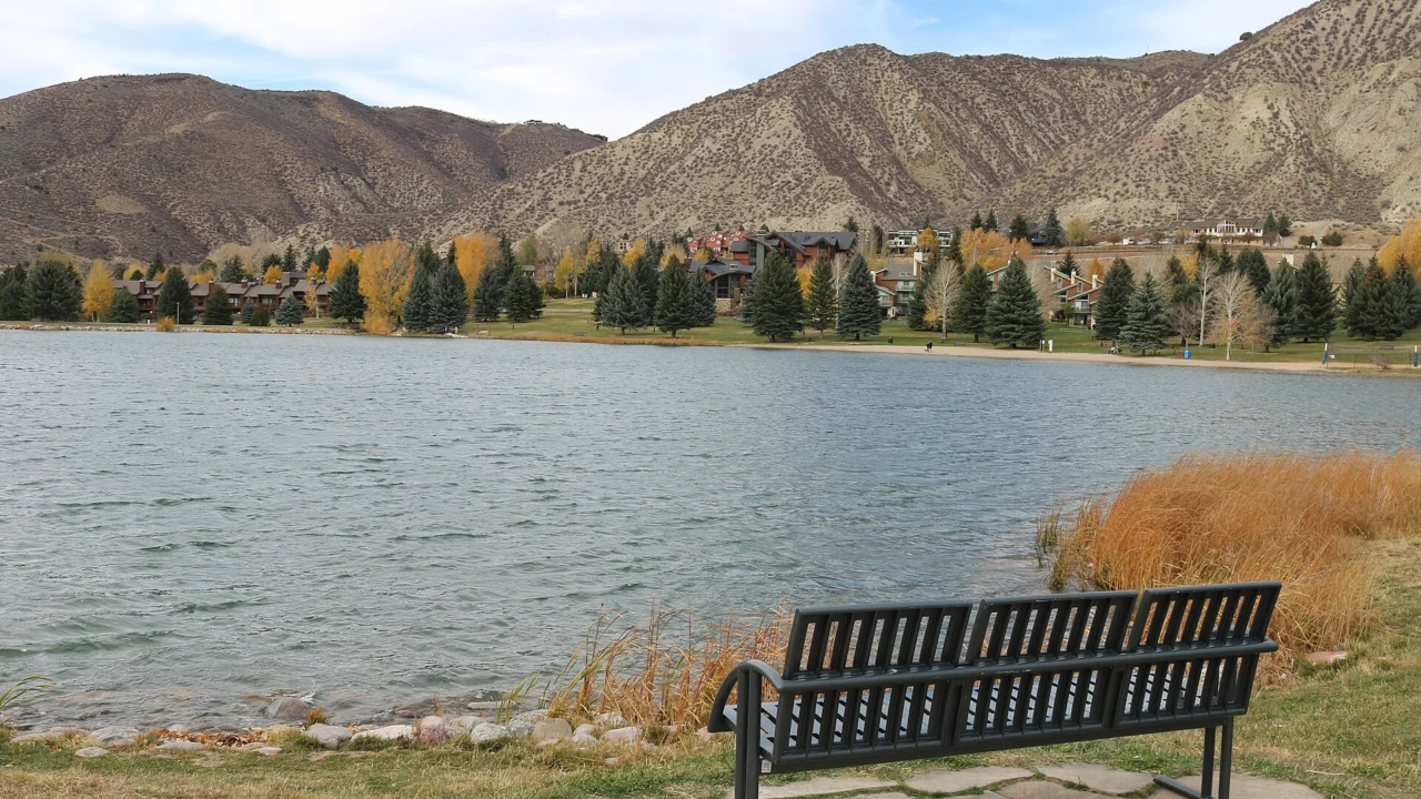 Nottingham Lake and mountain ridges in Avon, Colorado